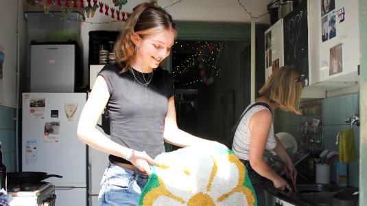 Voor het eerst op kamers. Foto: DUB Voor het eerst op kamers. Foto: DUB